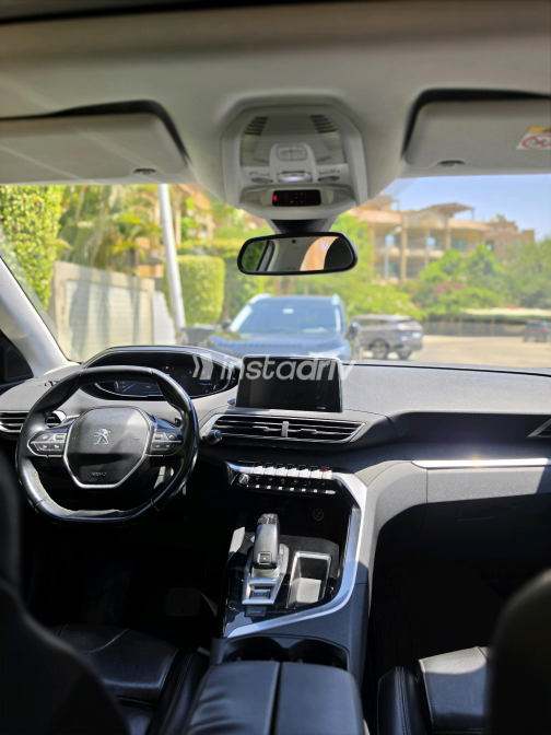 Peugeot 5008 2019 Silver Automatic Used for Sale in Greater Cairo ( Cairo + Giza) - 5