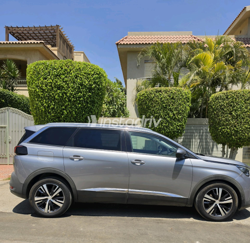 Peugeot 5008 2019 Silver Automatic Used for Sale in Greater Cairo ( Cairo + Giza) - 8
