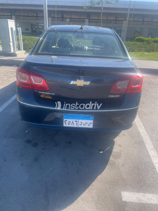 Chevrolet Cruze 2017 White Automatic Used for Sale in Greater Cairo ( Cairo + Giza) - 7