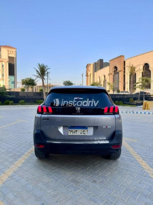 بيجو 5008 2019 فضي أوتوماتيك مستعملة للبيع في القاهرة - 5