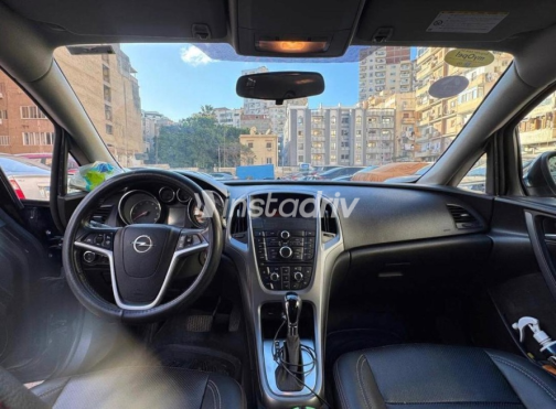 Opel Astra 2021 Black Automatic Used for Sale in Greater Cairo ( Cairo + Giza) - 6