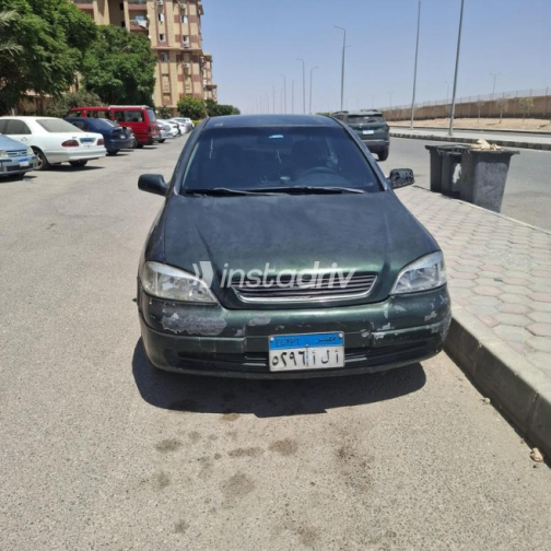 Opel Astra 2000 Dark Green Automatic Used for Sale in Cairo - 1