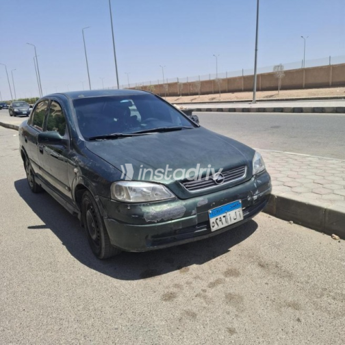 Opel Astra 2000 Dark Green Automatic Used for Sale in Cairo - 2