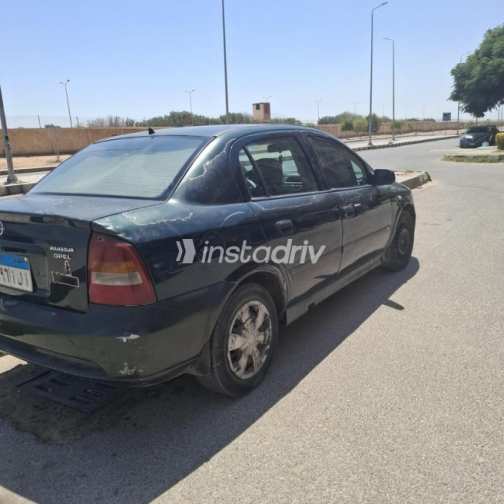 Opel Astra 2000 Dark Green Automatic Used for Sale in Cairo - 3