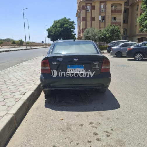 Opel Astra 2000 Dark Green Automatic Used for Sale in Cairo - 4