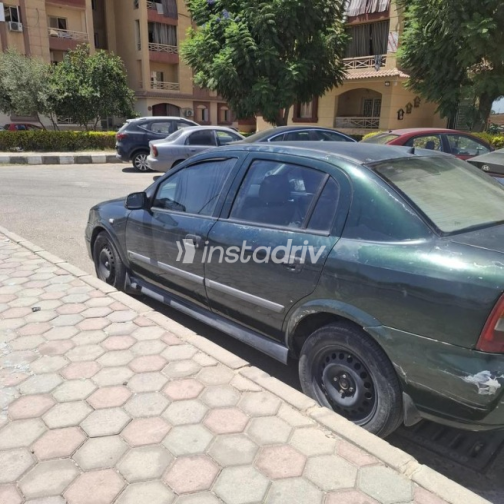 Opel Astra 2000 Dark Green Automatic Used for Sale in Cairo - 5