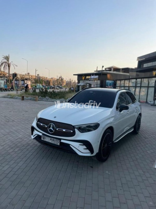 Mercedes GLC 300 2023 White Automatic Used for Sale in Sheikh Zayed City - 3