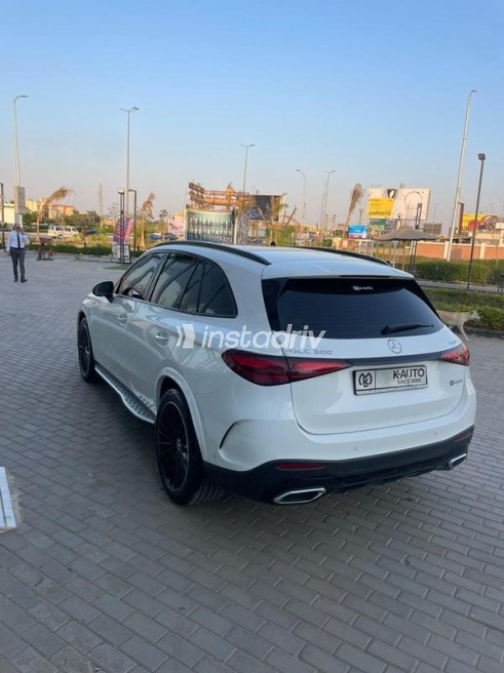Mercedes GLC 300 2023 White Automatic Used for Sale in Sheikh Zayed City - 6