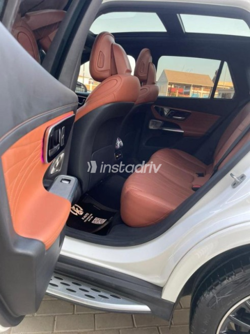 Mercedes GLC 300 2023 White Automatic Used for Sale in Sheikh Zayed City - 7