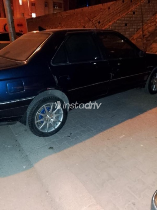 بيجو 405 2002 أزرق أوتوماتيك مستعملة للبيع في القاهرة - 2