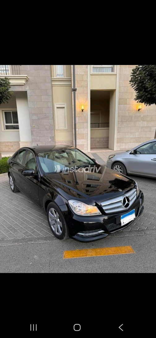 Mercedes C 180 2014 Black Automatic Used for Sale in Greater Cairo ( Cairo + Giza) - 7
