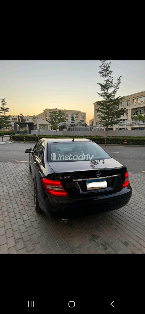 Mercedes C 180 2014 Black Automatic Used for Sale in Greater Cairo ( Cairo + Giza) - 9