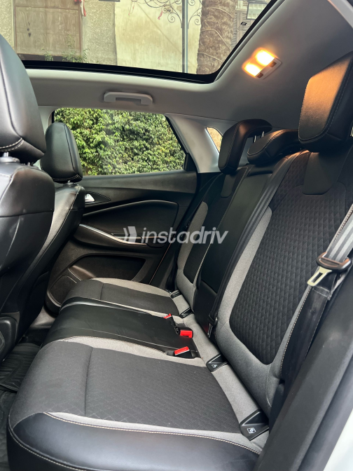 Opel Grandland 2021 White Automatic Used for Sale in Greater Cairo ( Cairo + Giza) - 7