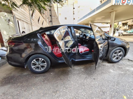 Kia Cerato 2017 White Automatic Used for Sale in Greater Cairo ( Cairo + Giza) - 4