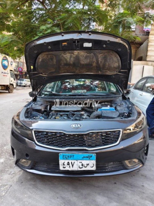 Kia Cerato 2017 White Automatic Used for Sale in Greater Cairo ( Cairo + Giza) - 5