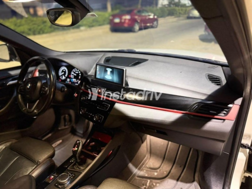 بي ام دبليو X1 2019 أبيض أوتوماتيك مستعملة للبيع في القاهرة - 2