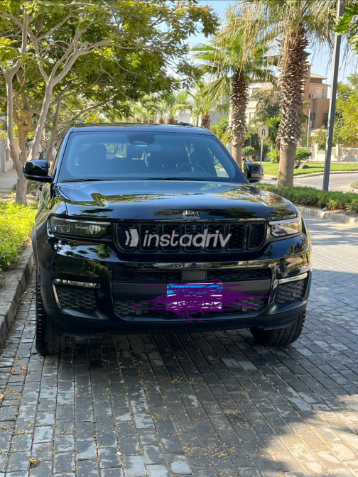 Jeep Grand Cherokee 2023 Black Automatic Used for Sale in Greater Cairo ( Cairo + Giza) - 3