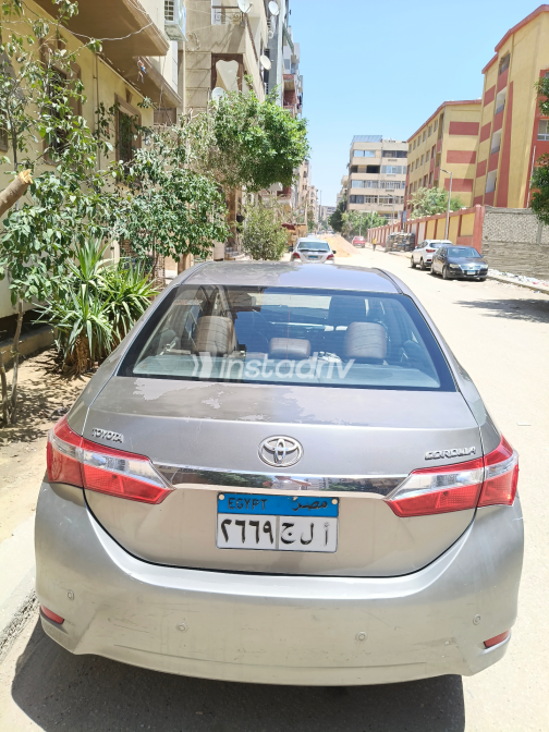 Toyota Corolla 2015 Champagne Automatic Used for Sale in Greater Cairo ( Cairo + Giza) - 1