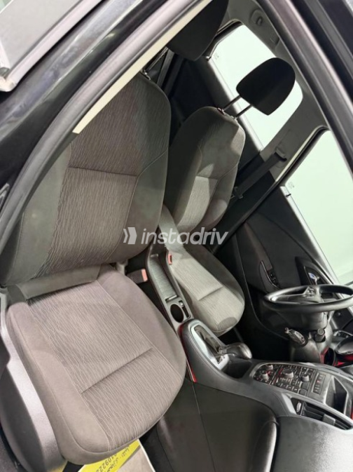 Opel Astra 2015 Black Automatic Used for Sale in Cairo - 10
