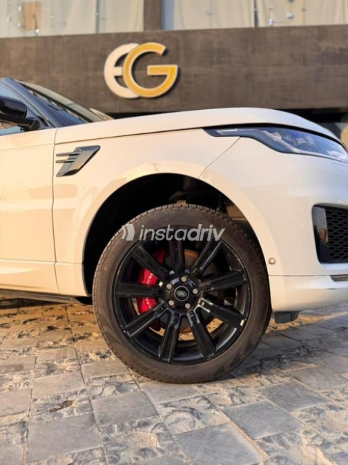 Land Rover Range Rover Sport 2022 White Automatic Used for Sale in Cairo - 8
