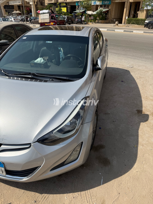 Hyundai Elantra 2015 Silver Automatic Used for Sale in Greater Cairo ( Cairo + Giza) - 1