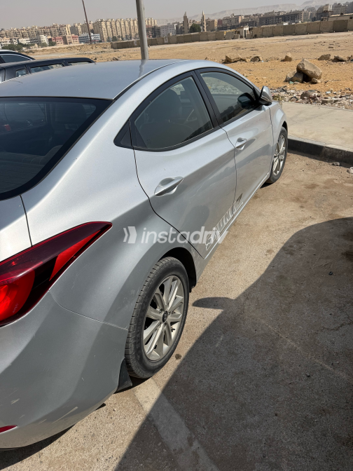 Hyundai Elantra 2015 Silver Automatic Used for Sale in Greater Cairo ( Cairo + Giza) - 2
