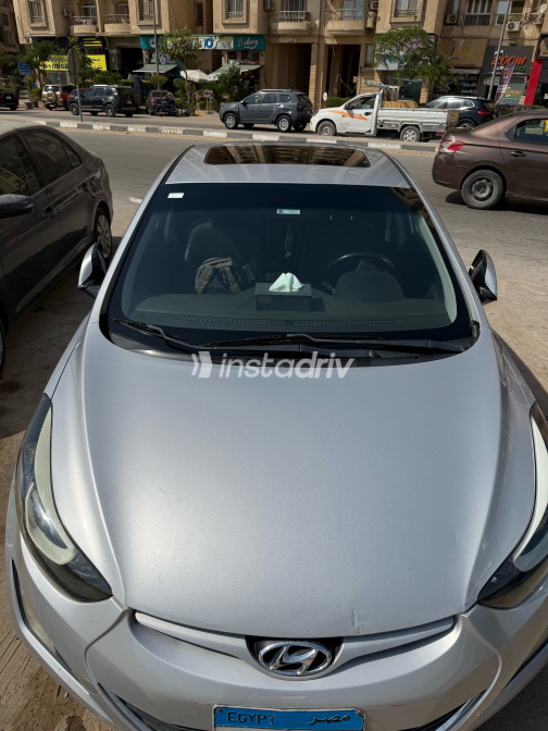 Hyundai Elantra 2015 Silver Automatic Used for Sale in Greater Cairo ( Cairo + Giza) - 3