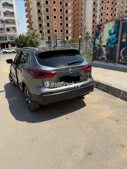 Nissan Qashqai 2018 Gray Automatic Used for Sale in Greater Cairo ( Cairo + Giza) - 1