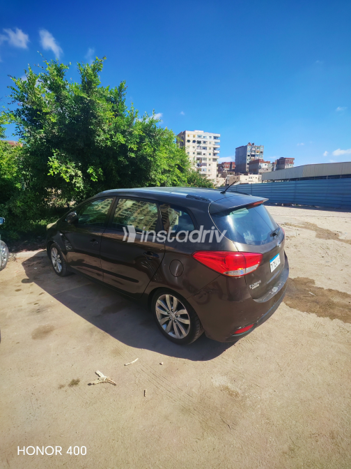 Kia Carens 2016 Brown Manual Used for Sale in Greater Cairo ( Cairo + Giza) - 2