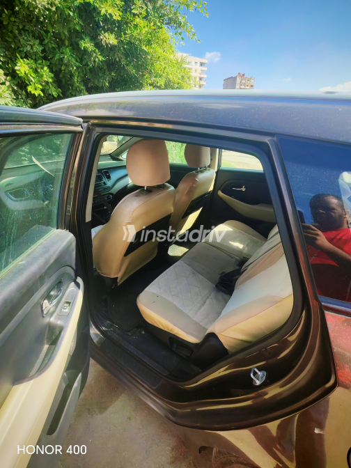 Kia Carens 2016 Brown Manual Used for Sale in Greater Cairo ( Cairo + Giza) - 3
