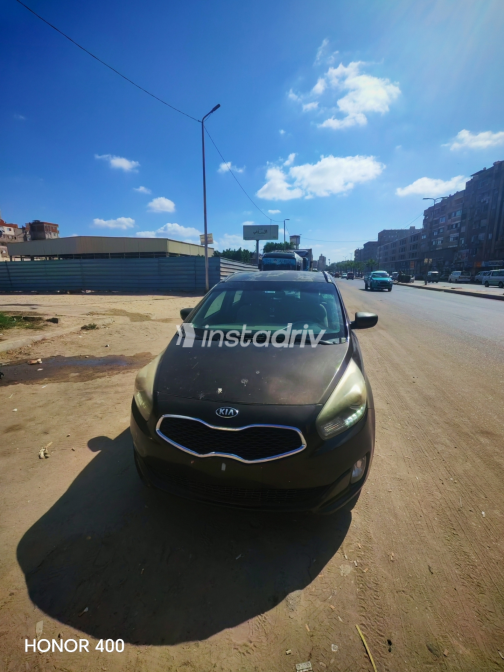 Kia Carens 2016 Brown Manual Used for Sale in Greater Cairo ( Cairo + Giza) - 8