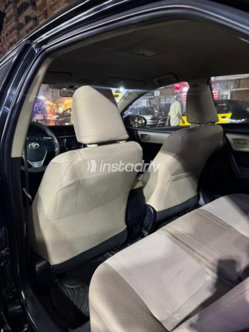 Toyota Corolla 2015 Black Automatic Used for Sale in Greater Cairo ( Cairo + Giza) - 6