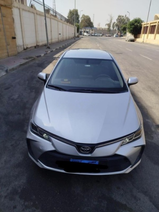 تويوتا كورولا 2022 فضي أوتوماتيك مستعملة للبيع في العبور