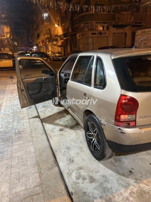 فولكس فاغن بوينتر 2006 ذهبي أوتوماتيك مستعملة للبيع في الجيزة - 3