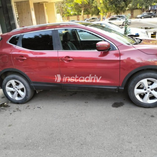 Nissan Qashqai 2019 Dark Red Automatic Used for Sale in Cairo - 3