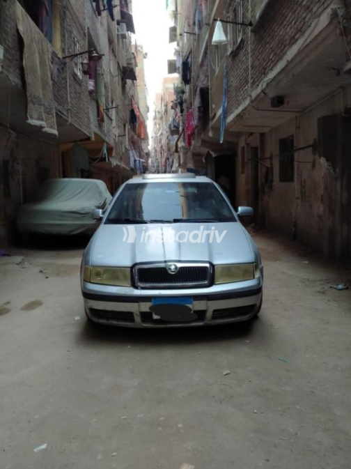 سكودا اوكتافيا A4 2000 فضي أوتوماتيك مستعملة للبيع في القاهرة الكبرى ( القاهرة - الجيزة) - 2