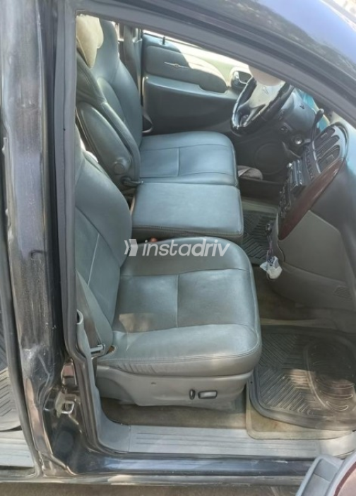 Chrysler Town & Country 2004 Black Automatic Used for Sale in Cairo - 5