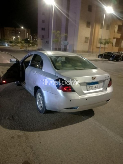 جيلي امجراند 2015 فضي أوتوماتيك مستعملة للبيع في الجيزة - 3