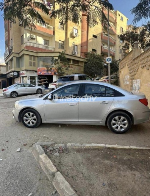 Chevrolet Cruze 2016 White Automatic Used for Sale in Greater Cairo ( Cairo + Giza) - 4
