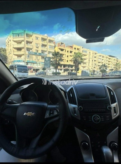 Chevrolet Cruze 2016 White Automatic Used for Sale in Greater Cairo ( Cairo + Giza) - 7