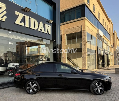 Mercedes C 180 2022 Black Automatic Used for Sale in Sheikh Zayed City - 2