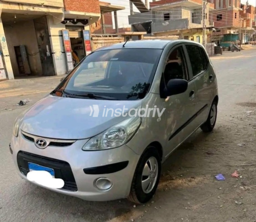هيونداي I10 2009 فضي أوتوماتيك مستعملة للبيع في الإسماعيلية - 1