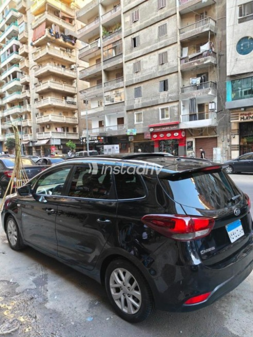Kia Carens 2017 Black Automatic Used for Sale in Greater Cairo ( Cairo + Giza) - 5