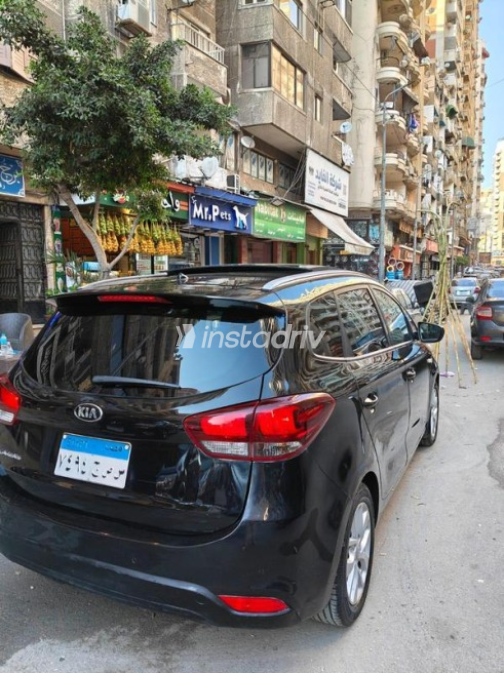 Kia Carens 2017 Black Automatic Used for Sale in Greater Cairo ( Cairo + Giza) - 6