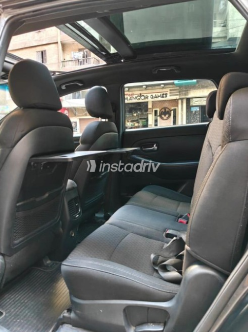 Kia Carens 2017 Black Automatic Used for Sale in Greater Cairo ( Cairo + Giza) - 9