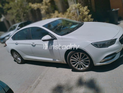Opel Insignia 2018 White Automatic Used for Sale in Greater Cairo ( Cairo + Giza) - 1