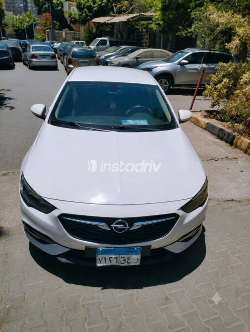 Opel Insignia 2018 White Automatic Used for Sale in Greater Cairo ( Cairo + Giza) - 5