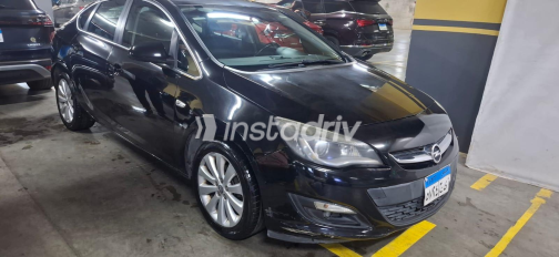 Opel Astra 2017 Black Automatic Used for Sale in Greater Cairo ( Cairo + Giza) - 3