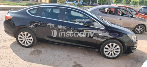 Opel Astra 2017 Black Automatic Used for Sale in Greater Cairo ( Cairo + Giza) - 7