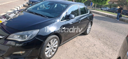 Opel Astra 2017 Black Automatic Used for Sale in Greater Cairo ( Cairo + Giza) - 9